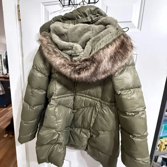 Columbia Sage Green Women's Puffer Jacket - Picture 3 of 3